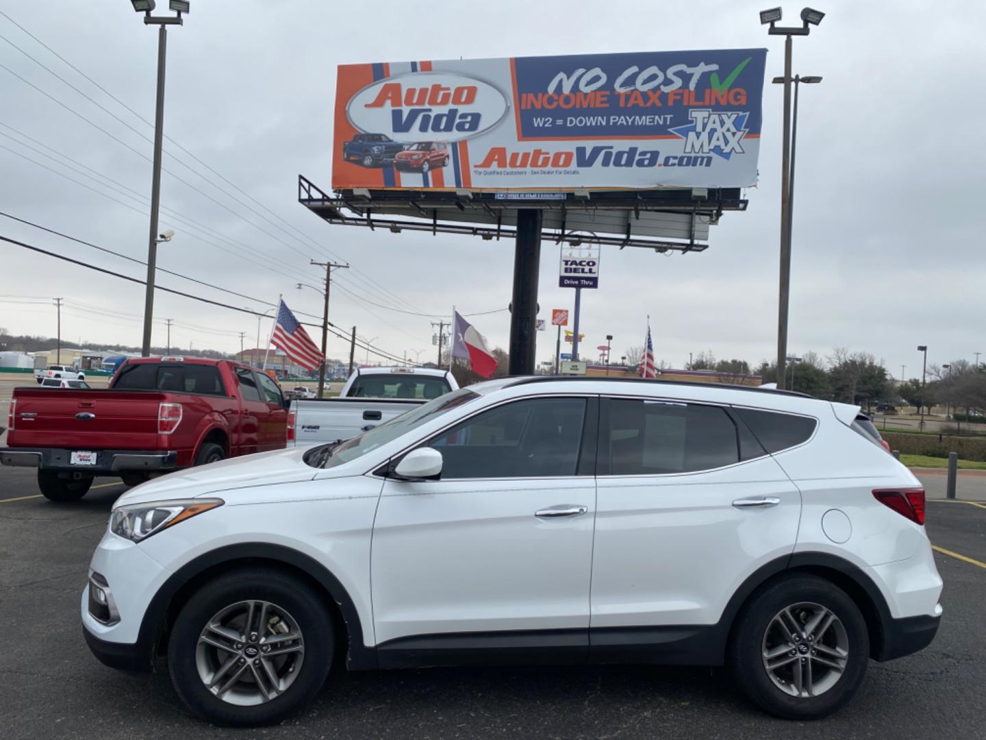 2017 WHITE Hyundai Santa Fe Sport 2.4 FWD (5XYZU3LB8HG) with an 2.4L L4 DOHC 16V engine, 6A transmission, located at 420 I-35E, Lancaster, TX, 75146, (469) 297-4144, 32.593929, -96.823685 - Photo#0